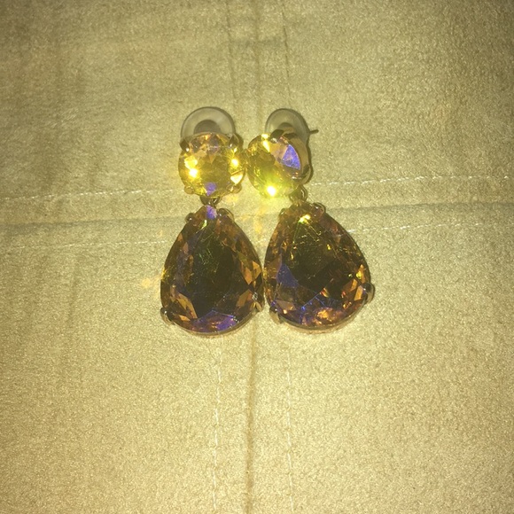 Tear Drop Crystal Earrings. - Picture 1 of 2